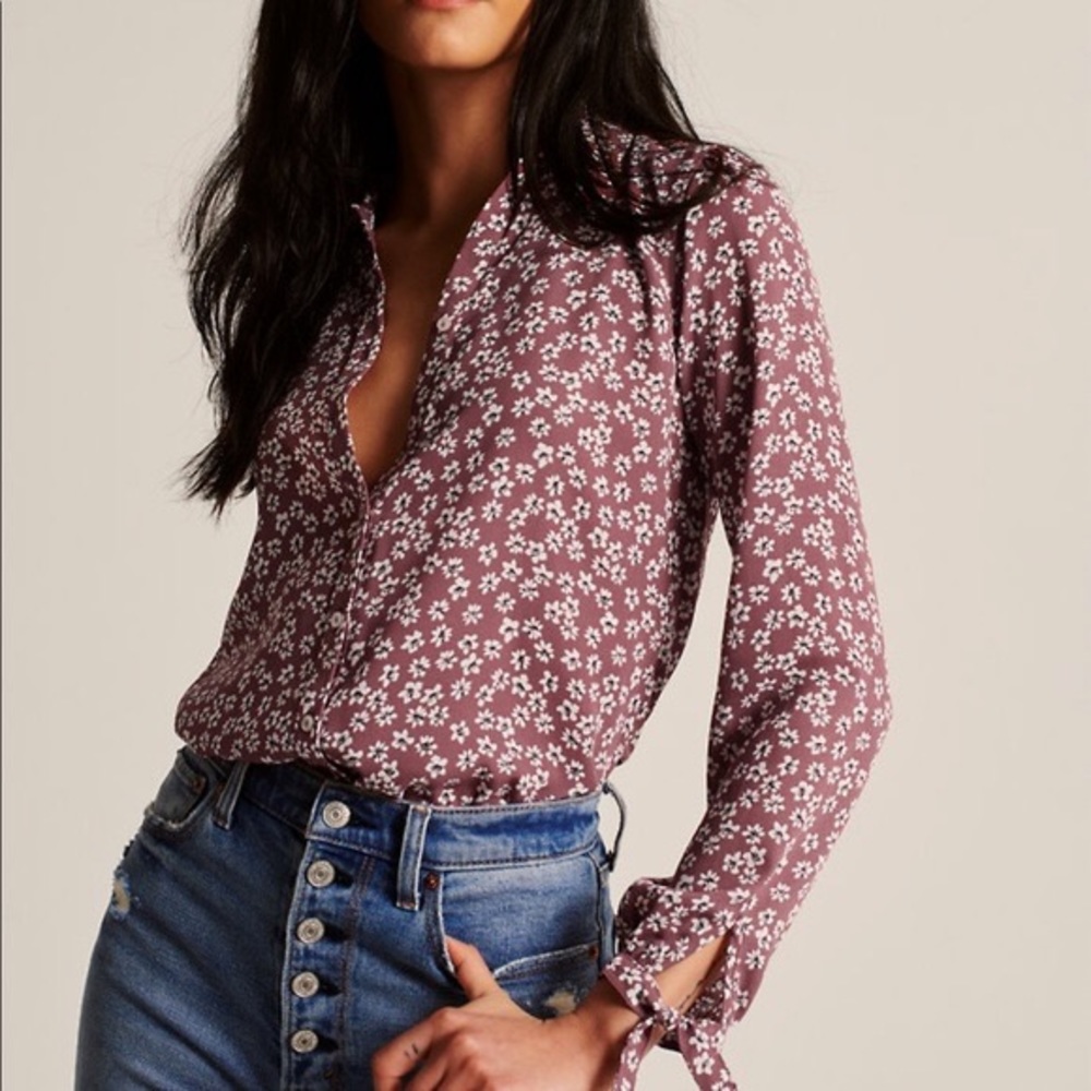 Abercrombie & Fitch Tie-Sleeve Button Up Shirt